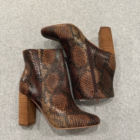 Zigi Soho Shoes - Zigi Soho Faux Snake Skin ankle boots